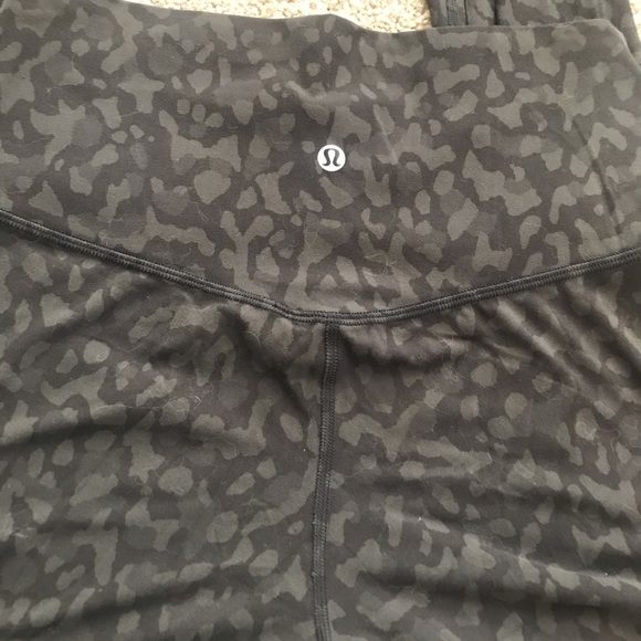 Lulu green formation camo align legging - Picture 4 of 5